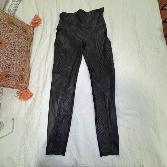 SPANX Faux Leather Moto Leggings - Black - Large‎ - Picture 5 of 10